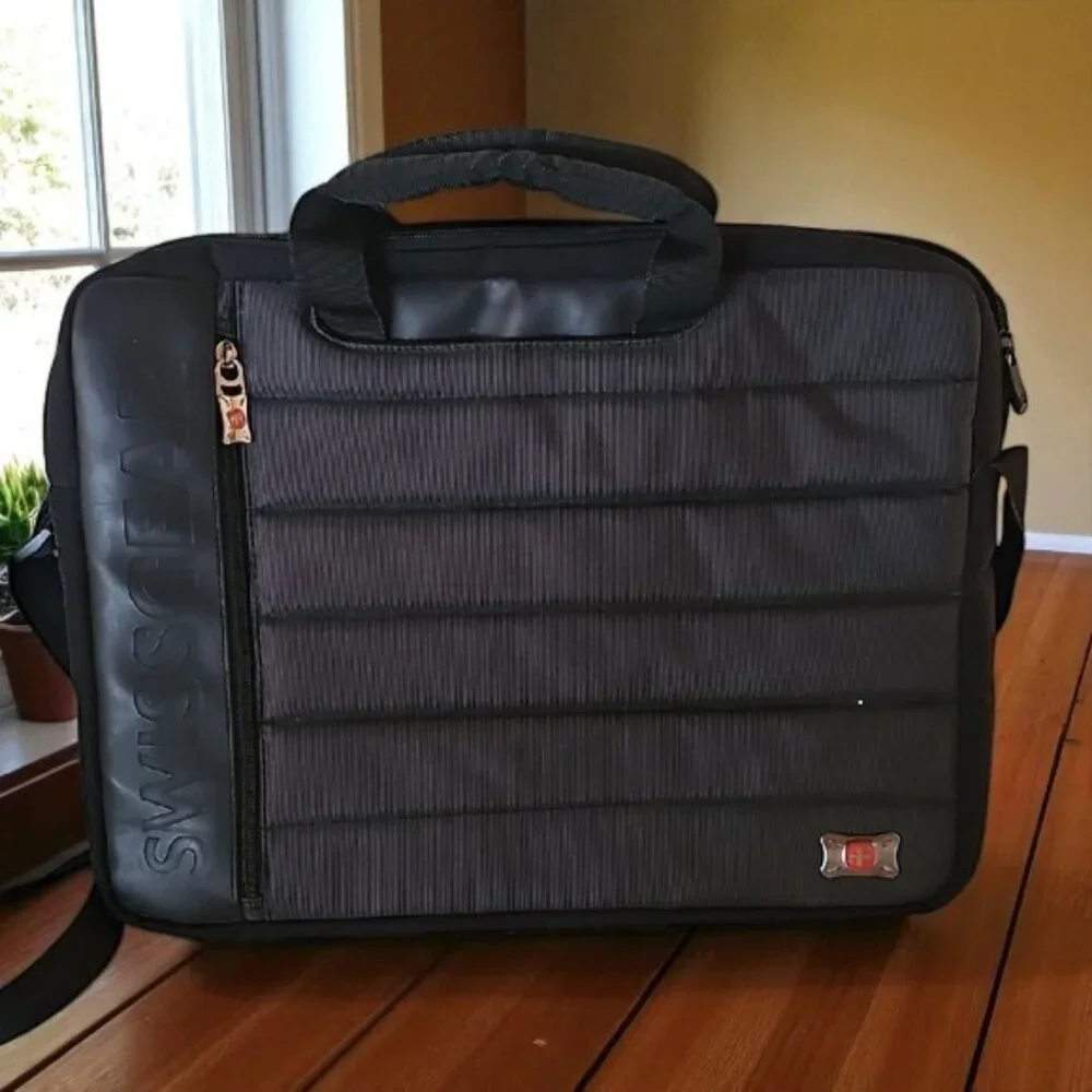 SwissGear Black Professional Laptop Bag with Quilted Design Messenger Bag unisex